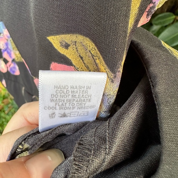 Abbeline | 🌸 Floral Jumpsuit with Cutouts - Picture 6 of 6